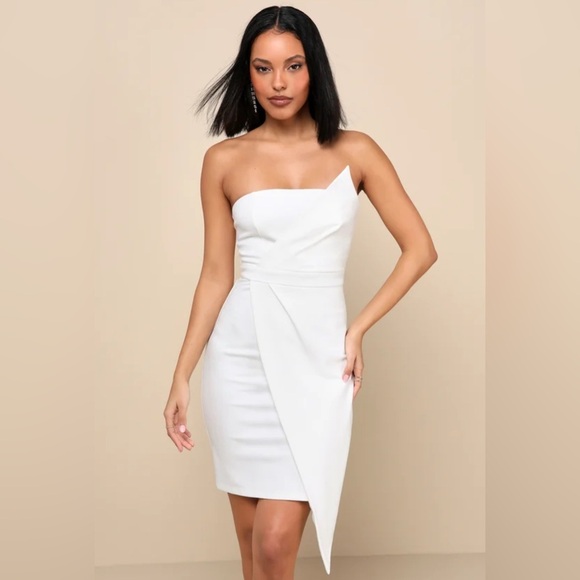 Lulus Dresses & Skirts - NWT Queen of the City White Strapless Bodycon Dress